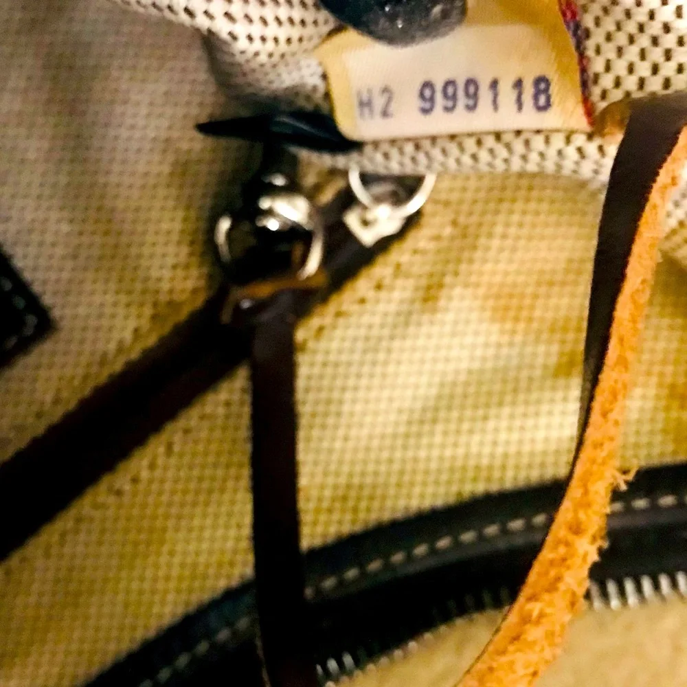 Dooney & Bourke classic dooney